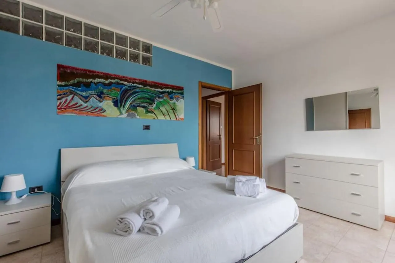 Gardasun 1 Lake On Foot Balcony Parking Padenghe sul Garda 0*,  Italien